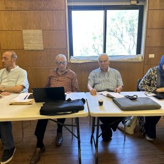 نحو متعلمٍ قادرٍ على التفكير والنمو الشخصي: اجتماع تنسيقي للجان المناهج في المركز التربوي