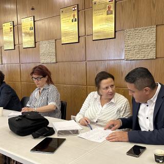 نحو متعلمٍ قادرٍ على التفكير والنمو الشخصي: اجتماع تنسيقي للجان المناهج في المركز التربوي