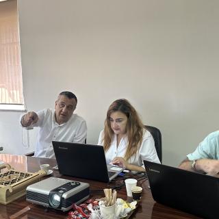 لجنة المسرح تناقش تطوير منهج متنوع يعزز القيم الوطنية وينمي مهارات الطلاب